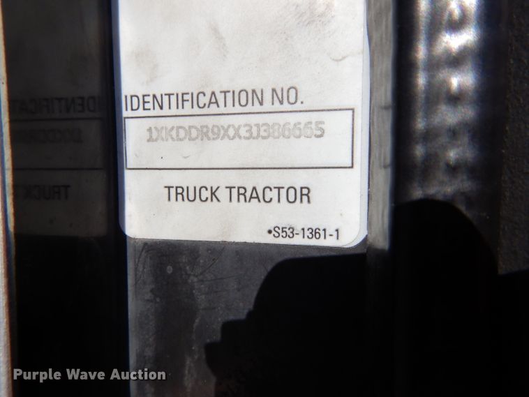 image for item DH4285 2003 Kenworth T800 semi truck