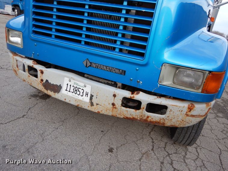 image for item DH5017 1998 International 4700 box truck