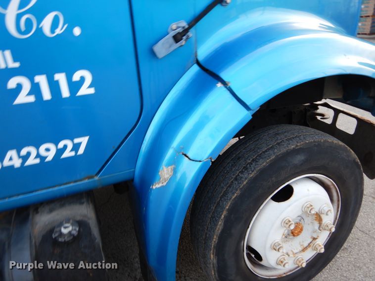 image for item DH5017 1998 International 4700 box truck