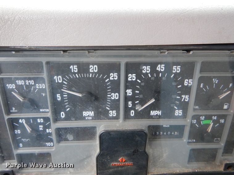 image for item DH5017 1998 International 4700 box truck