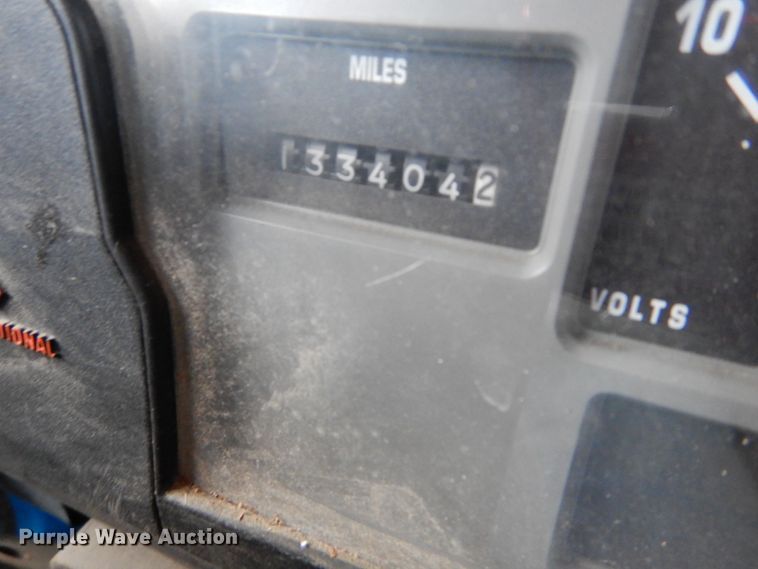 image for item DH5017 1998 International 4700 box truck