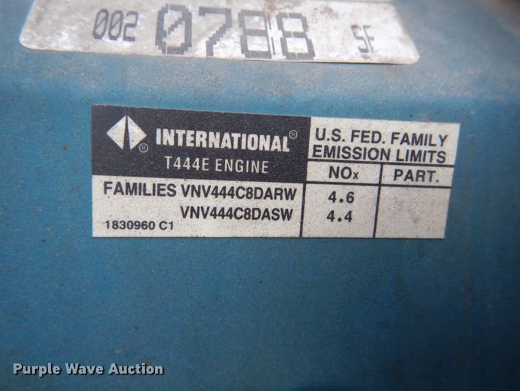 image for item DH5017 1998 International 4700 box truck