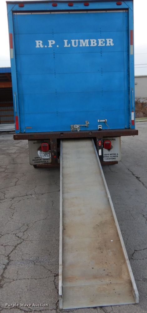 image for item DH5017 1998 International 4700 box truck