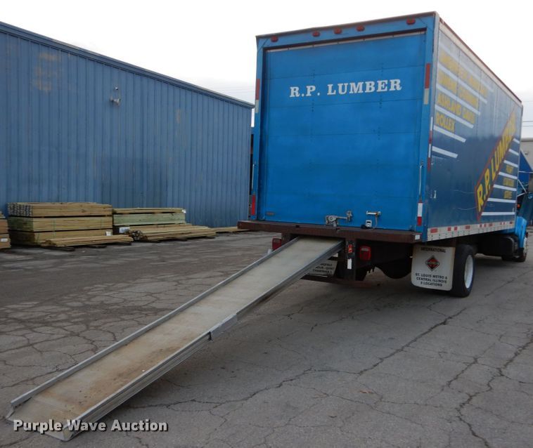 image for item DH5017 1998 International 4700 box truck