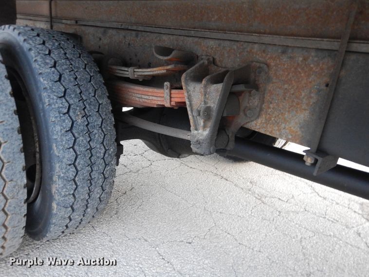 image for item DH5017 1998 International 4700 box truck