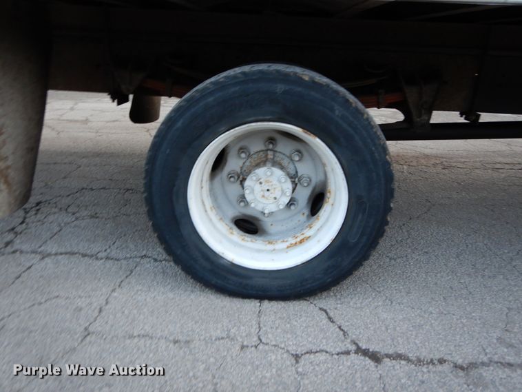 image for item DH5017 1998 International 4700 box truck