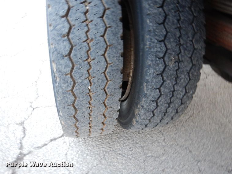 image for item DH5017 1998 International 4700 box truck