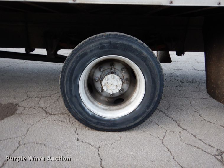 image for item DH5017 1998 International 4700 box truck