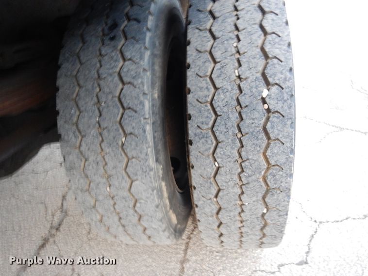 image for item DH5017 1998 International 4700 box truck