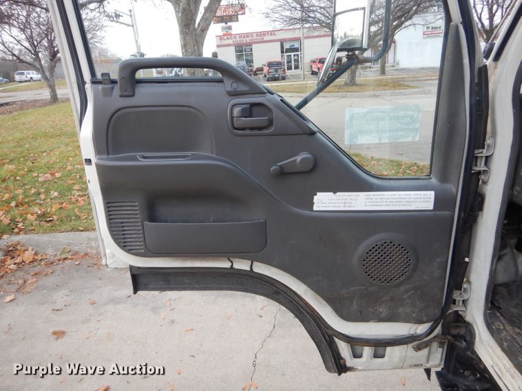 image for item DH6855 2005 GMC W4500 box truck