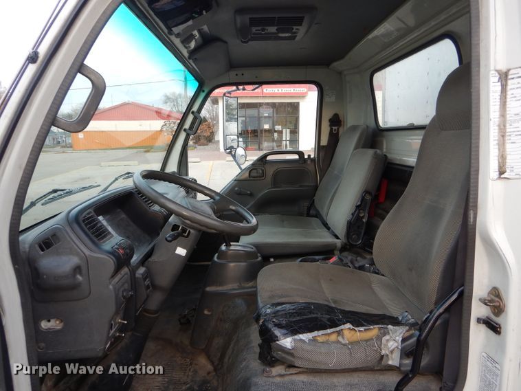 image for item DH6855 2005 GMC W4500 box truck