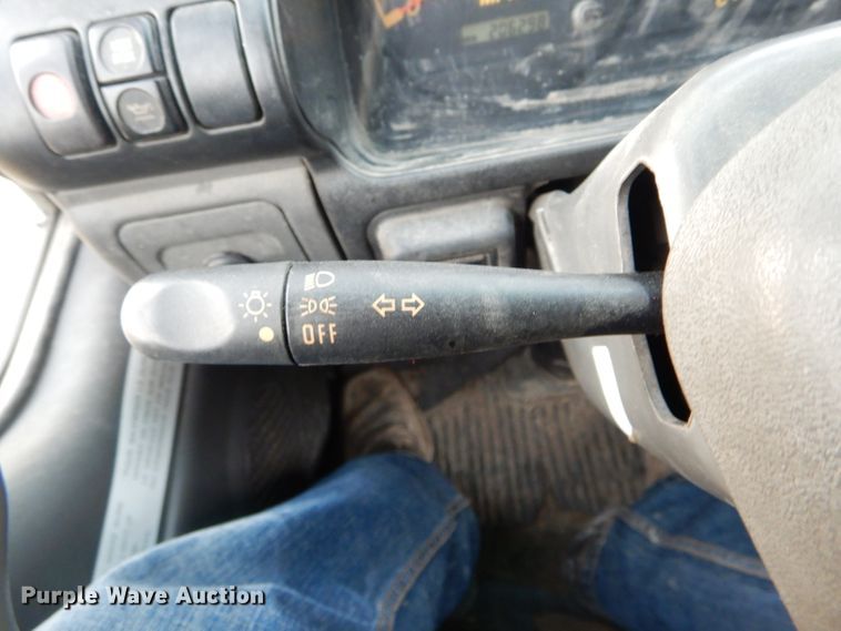 image for item DH6855 2005 GMC W4500 box truck