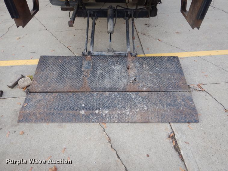 image for item DH6855 2005 GMC W4500 box truck