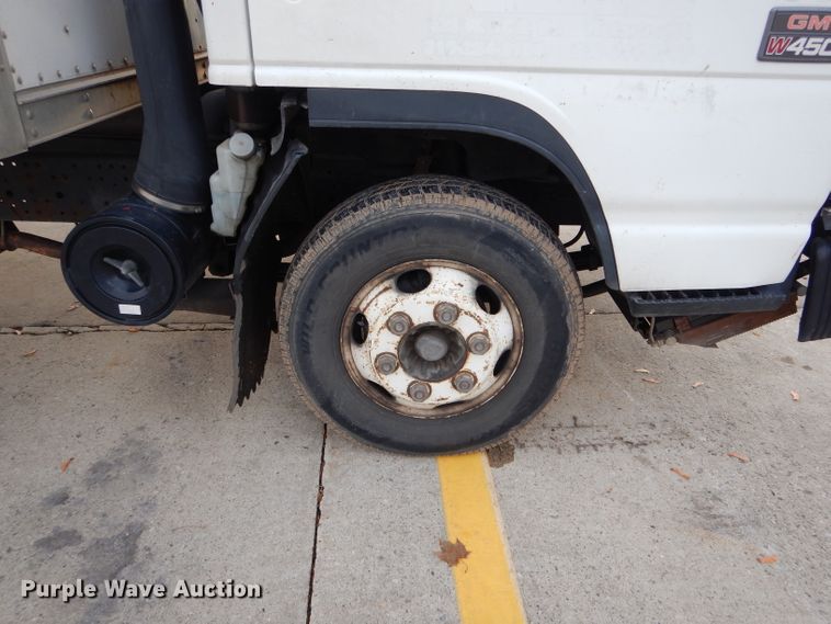 image for item DH6855 2005 GMC W4500 box truck