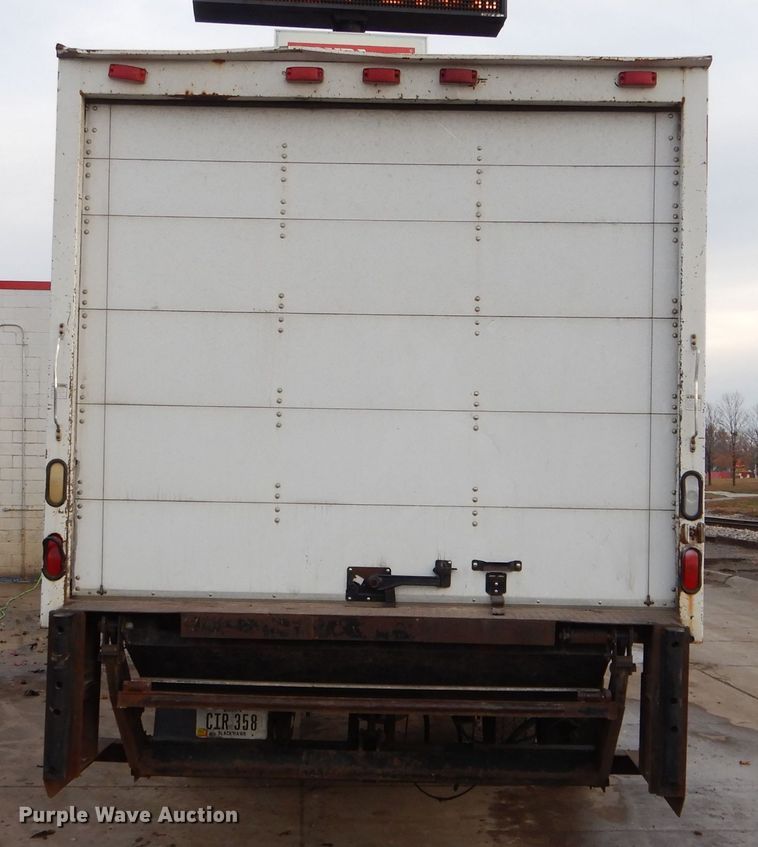 image for item DH6856 2001 International 4700 box truck