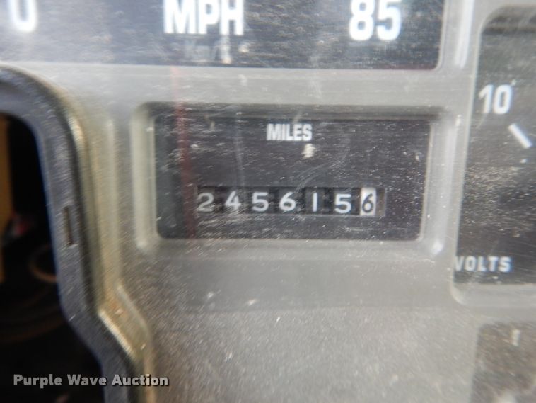 image for item DH6856 2001 International 4700 box truck