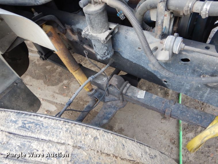 image for item DH6856 2001 International 4700 box truck