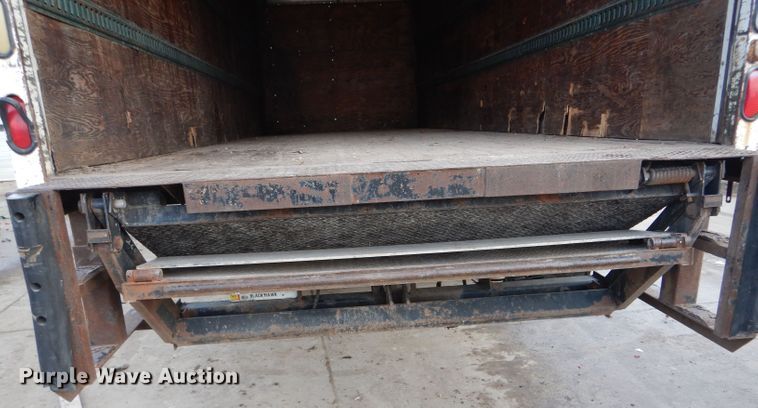 image for item DH6856 2001 International 4700 box truck