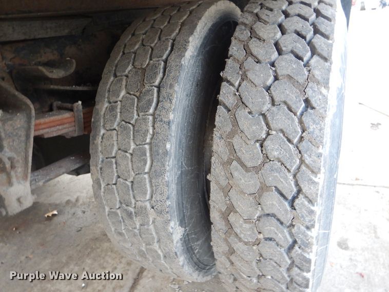 image for item DH6856 2001 International 4700 box truck