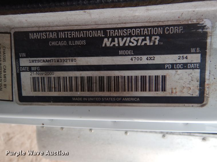 image for item DH6856 2001 International 4700 box truck