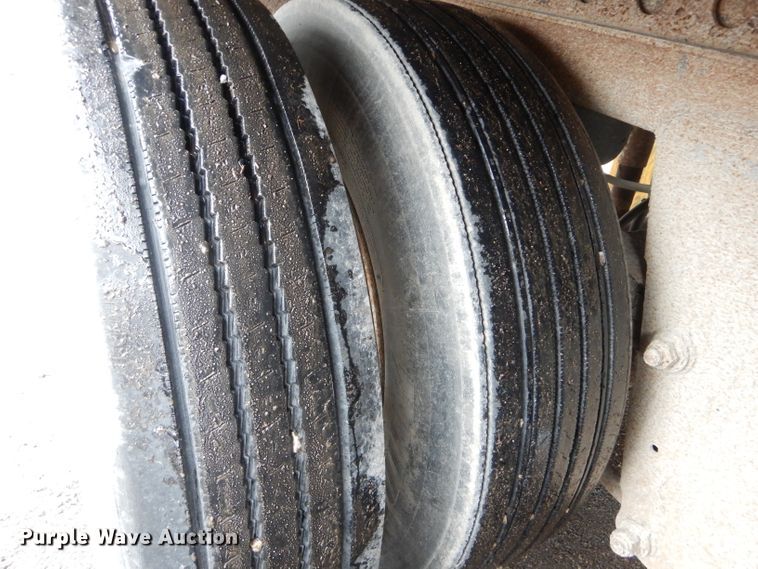 image for item DH6860 2005 Wabash dry van trailer