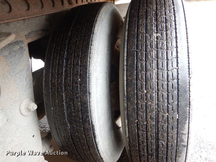 image for item DH6861 2005 Wabash dry van trailer