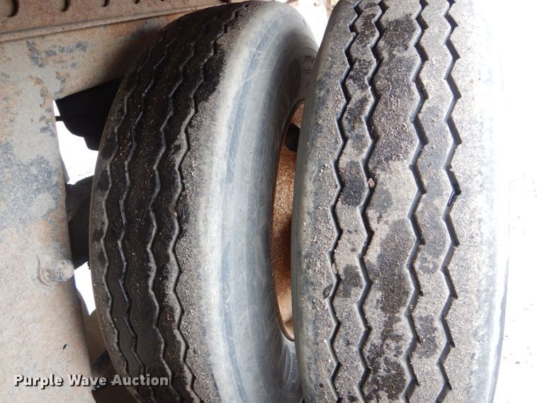 image for item DH6861 2005 Wabash dry van trailer