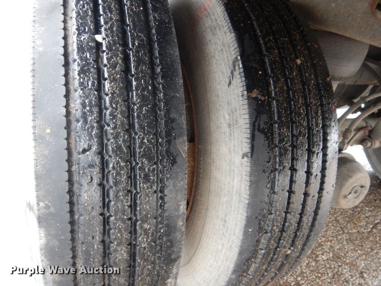 image for item DH6863 2006 Wabash dry van trailer