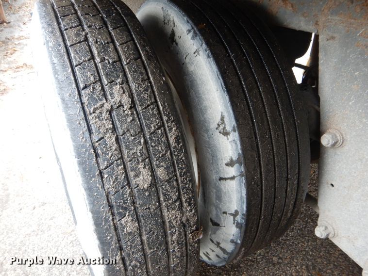 image for item DH6864 2006 Wabash dry van trailer