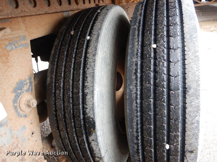 image for item DH6865 2005 Wabash dry van trailer