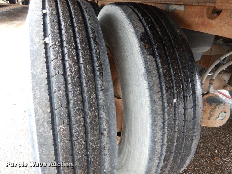 image for item DH6865 2005 Wabash dry van trailer