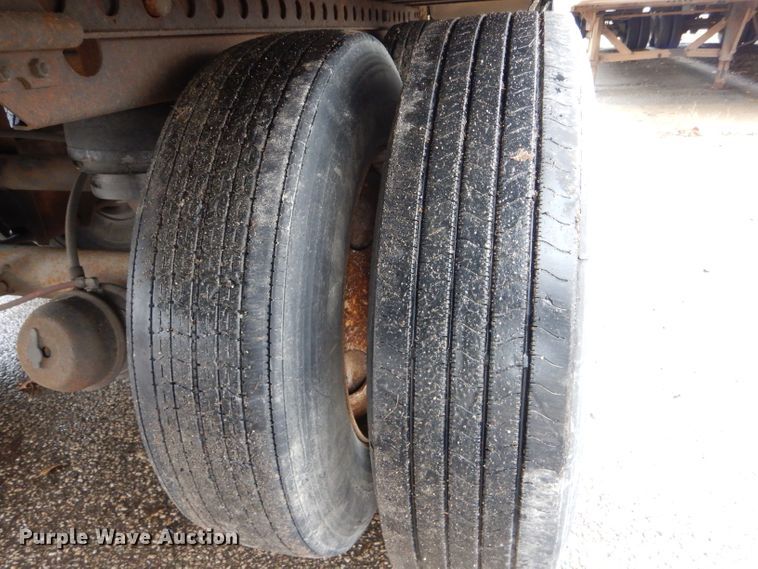 image for item DH6866 2005 Wabash dry van trailer