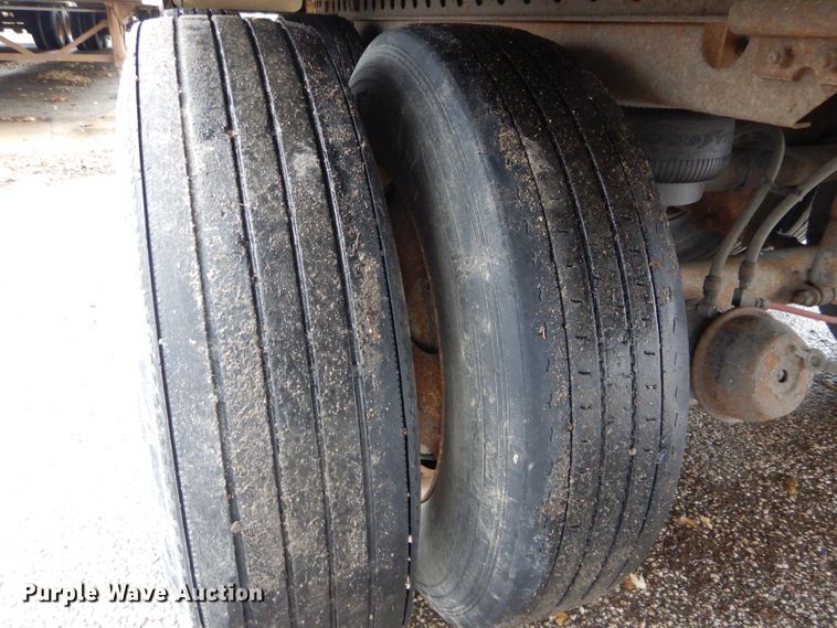 image for item DH6866 2005 Wabash dry van trailer