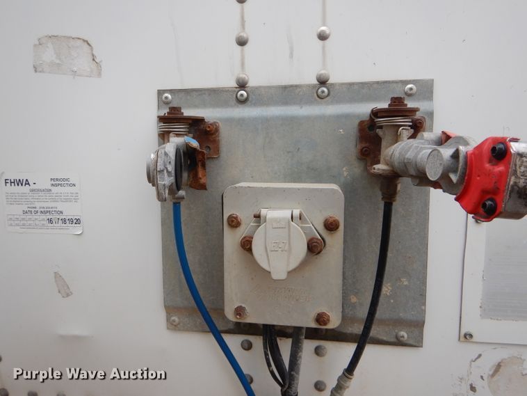 image for item DH6867 2005 Wabash dry van trailer