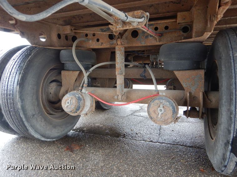 image for item DH6867 2005 Wabash dry van trailer