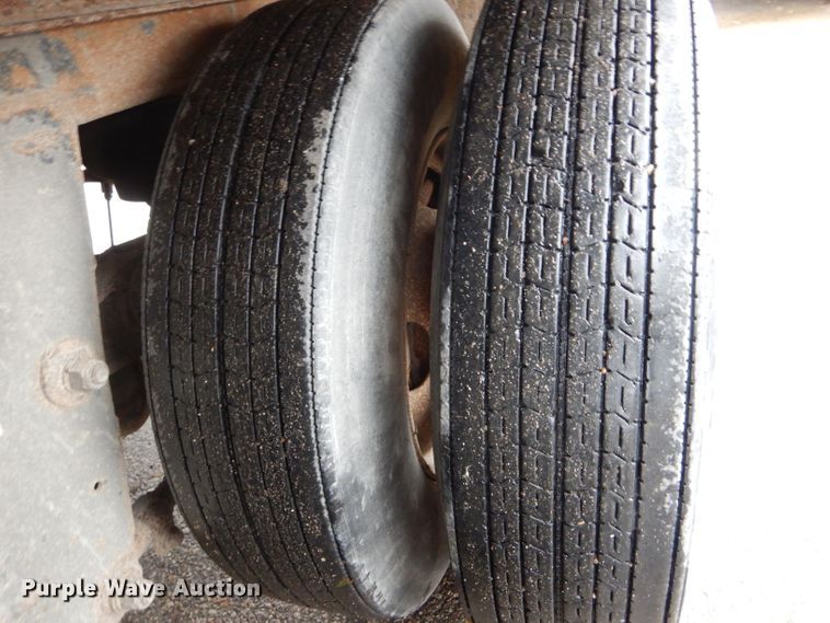 image for item DH6867 2005 Wabash dry van trailer