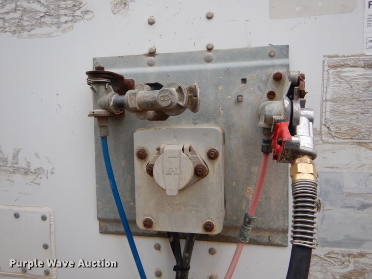 image for item DH6868 2005 Wabash dry van trailer