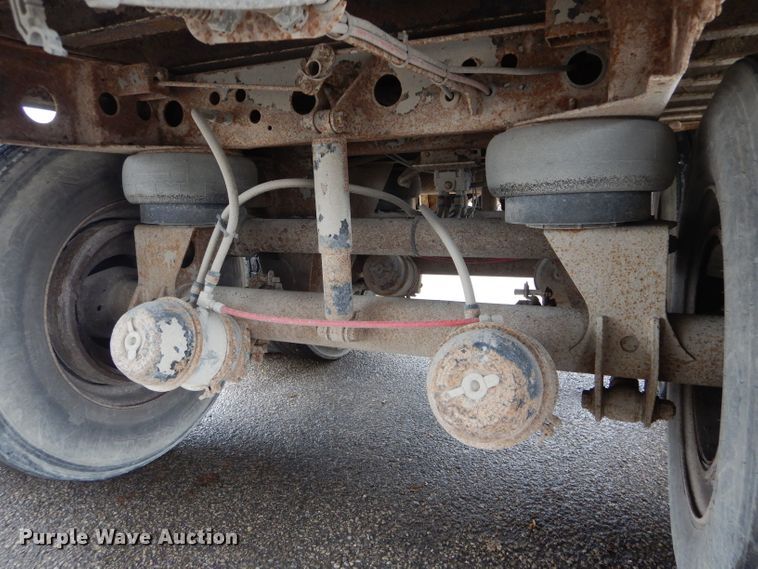 image for item DH6868 2005 Wabash dry van trailer