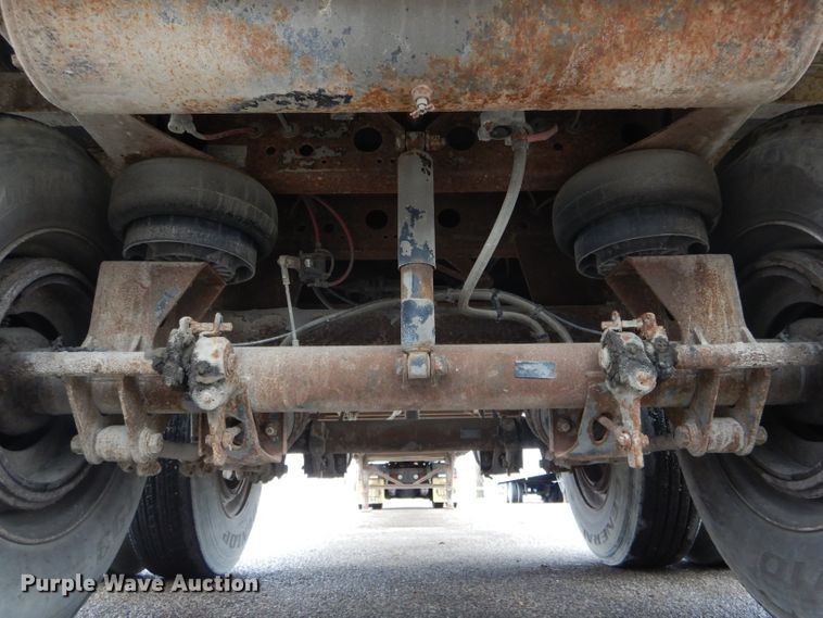 image for item DH6868 2005 Wabash dry van trailer