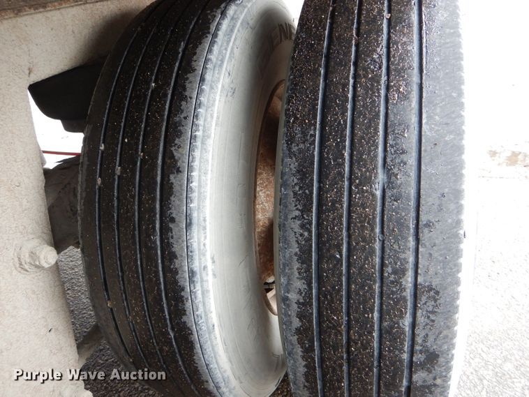 image for item DH6868 2005 Wabash dry van trailer