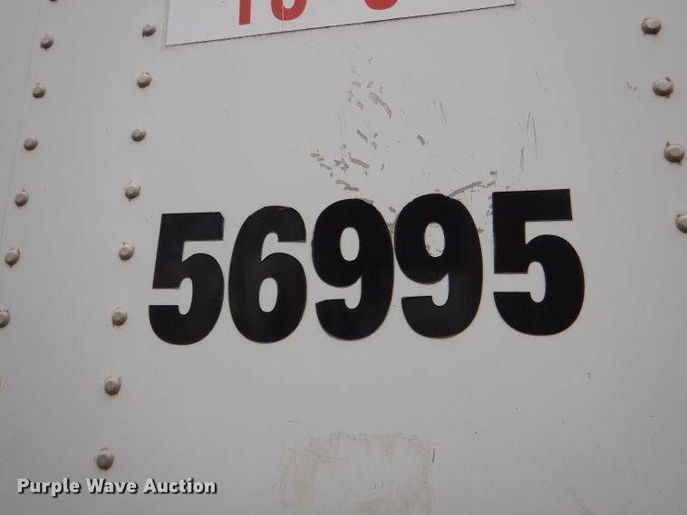 image for item DH6868 2005 Wabash dry van trailer