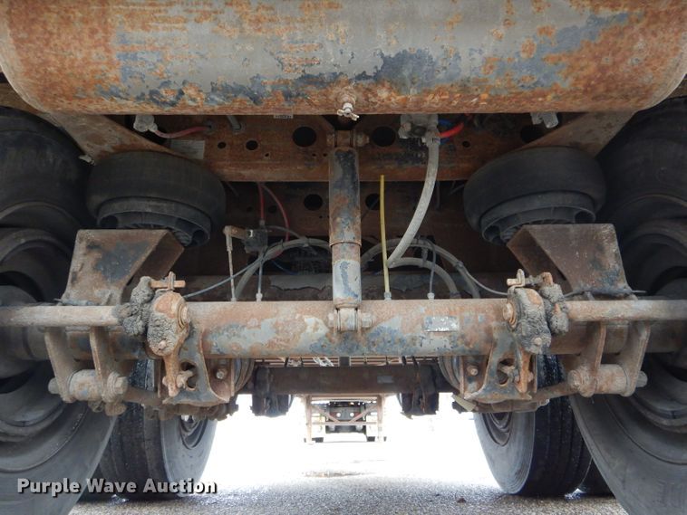 image for item DH6869 2005 Wabash dry van trailer