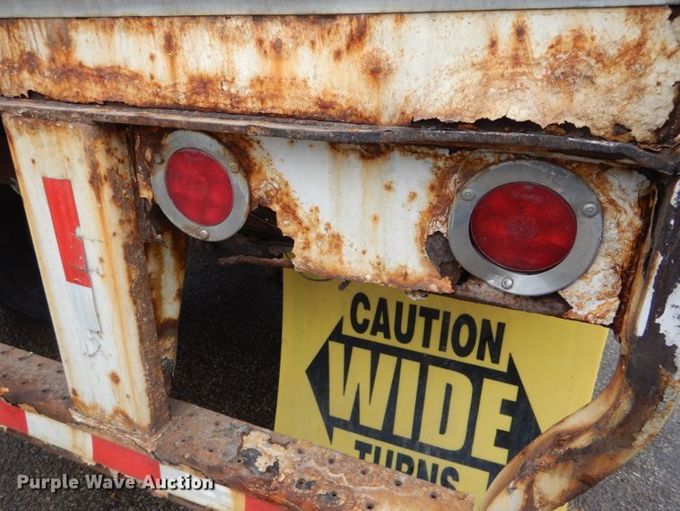 image for item DH6869 2005 Wabash dry van trailer