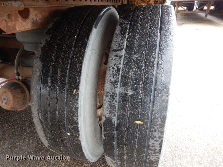 image for item DH6869 2005 Wabash dry van trailer