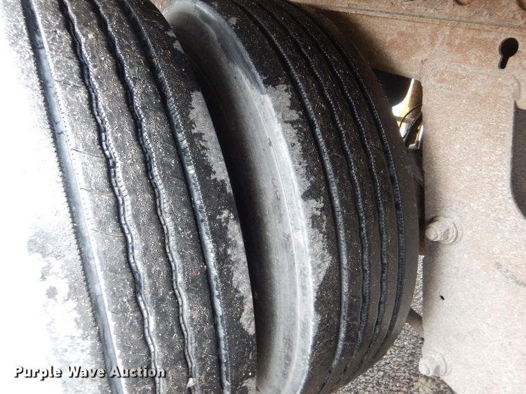 image for item DH6869 2005 Wabash dry van trailer