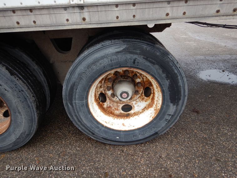 image for item DH6869 2005 Wabash dry van trailer