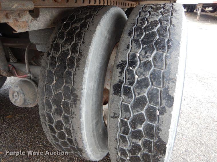 image for item DH6872 2006 Wabash dry van trailer