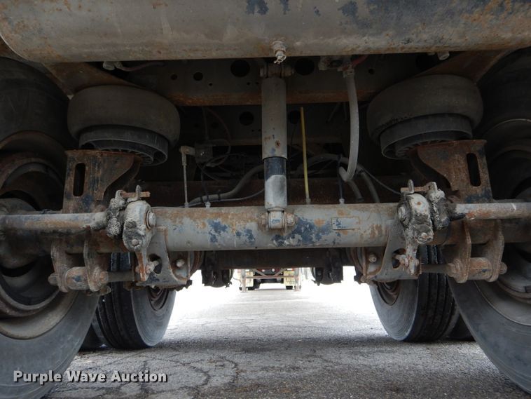 image for item DH6873 2005 Wabash dry van trailer