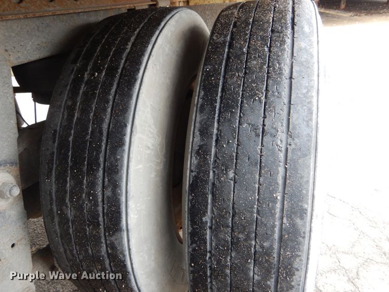 image for item DH6873 2005 Wabash dry van trailer