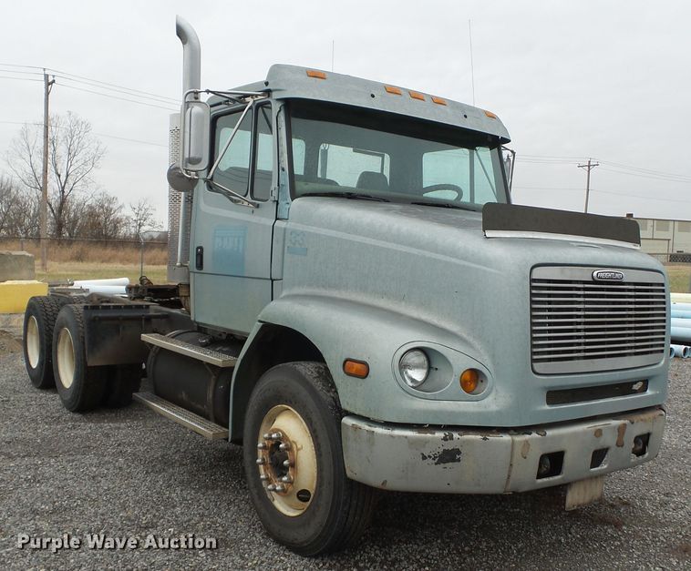 image for item DH7800 1999 Freightliner FL112 semi truck